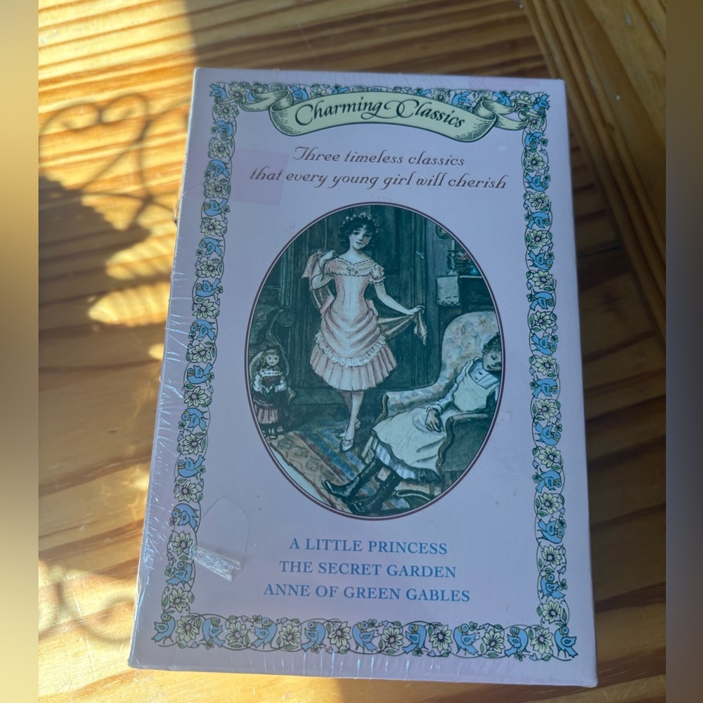 Charming Classics Book Collection with Locket 💖